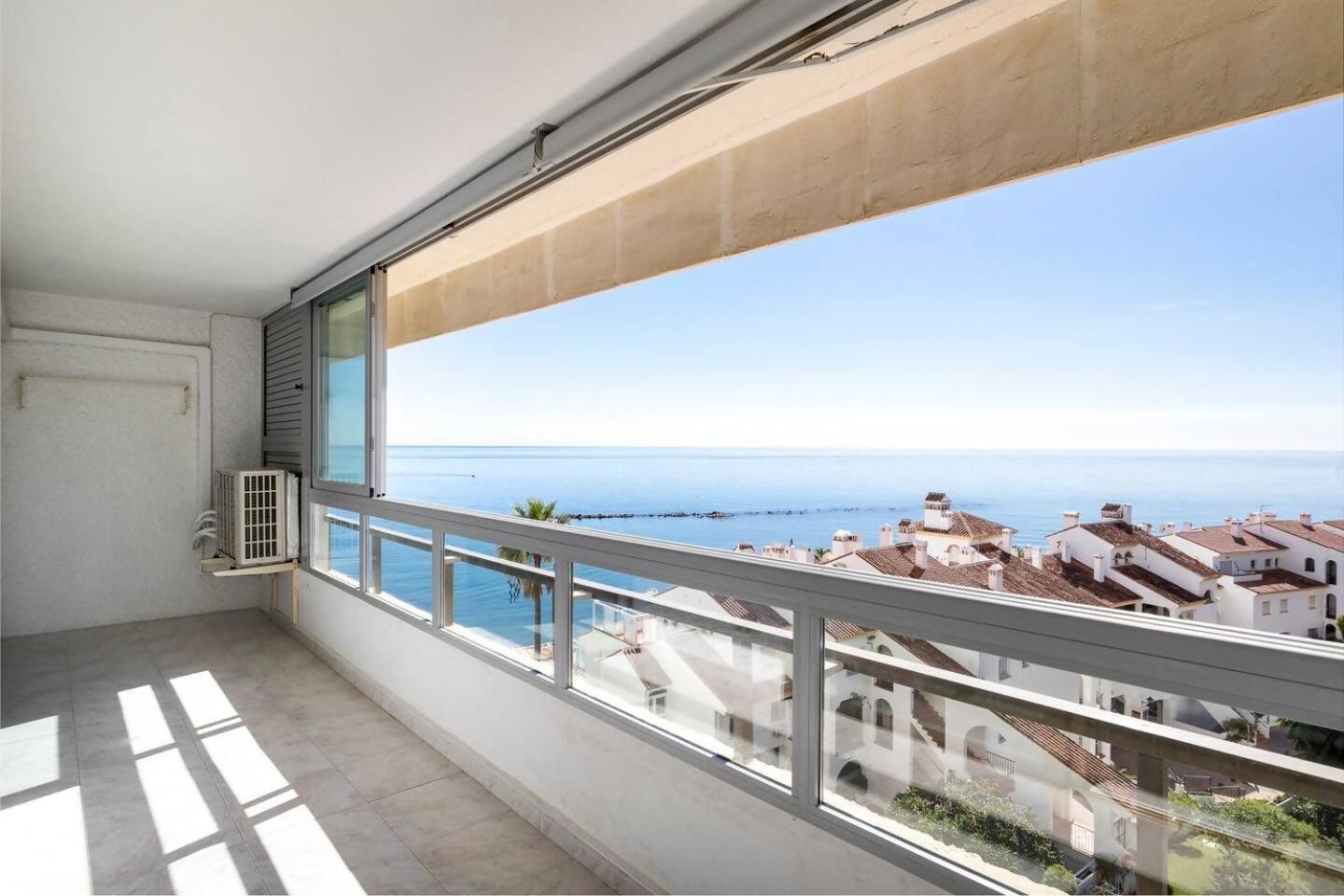 Stunning Apartment 10 Meters From The Beach With Parking Benalmádena Dış mekan fotoğraf