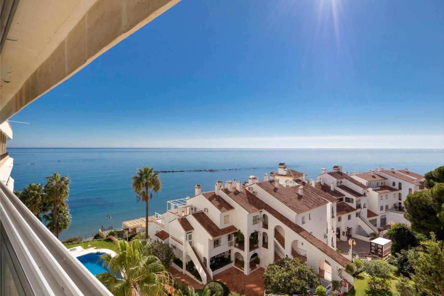 Stunning Apartment 10 Meters From The Beach With Parking Benalmádena Dış mekan fotoğraf